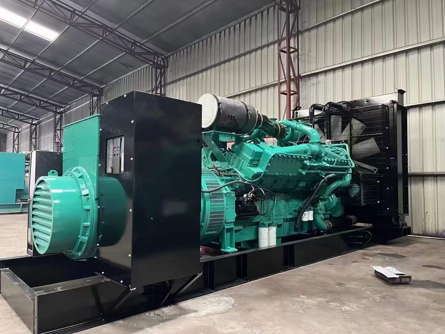 盈江如何降低 800kW 柴油发电机输出电流的波动？