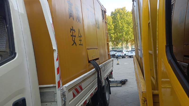 盈江如何判断柴油发电机组和UPS电源的切换时间是否符合要求？